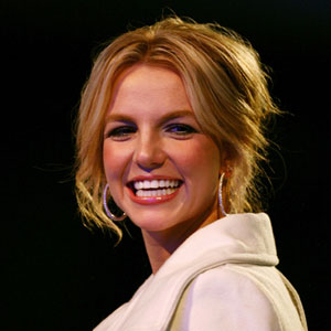 http://preview.www.realbeauty.com/cm/realbeauty/images/WP/britney-nokia-2008-mdn.jpg